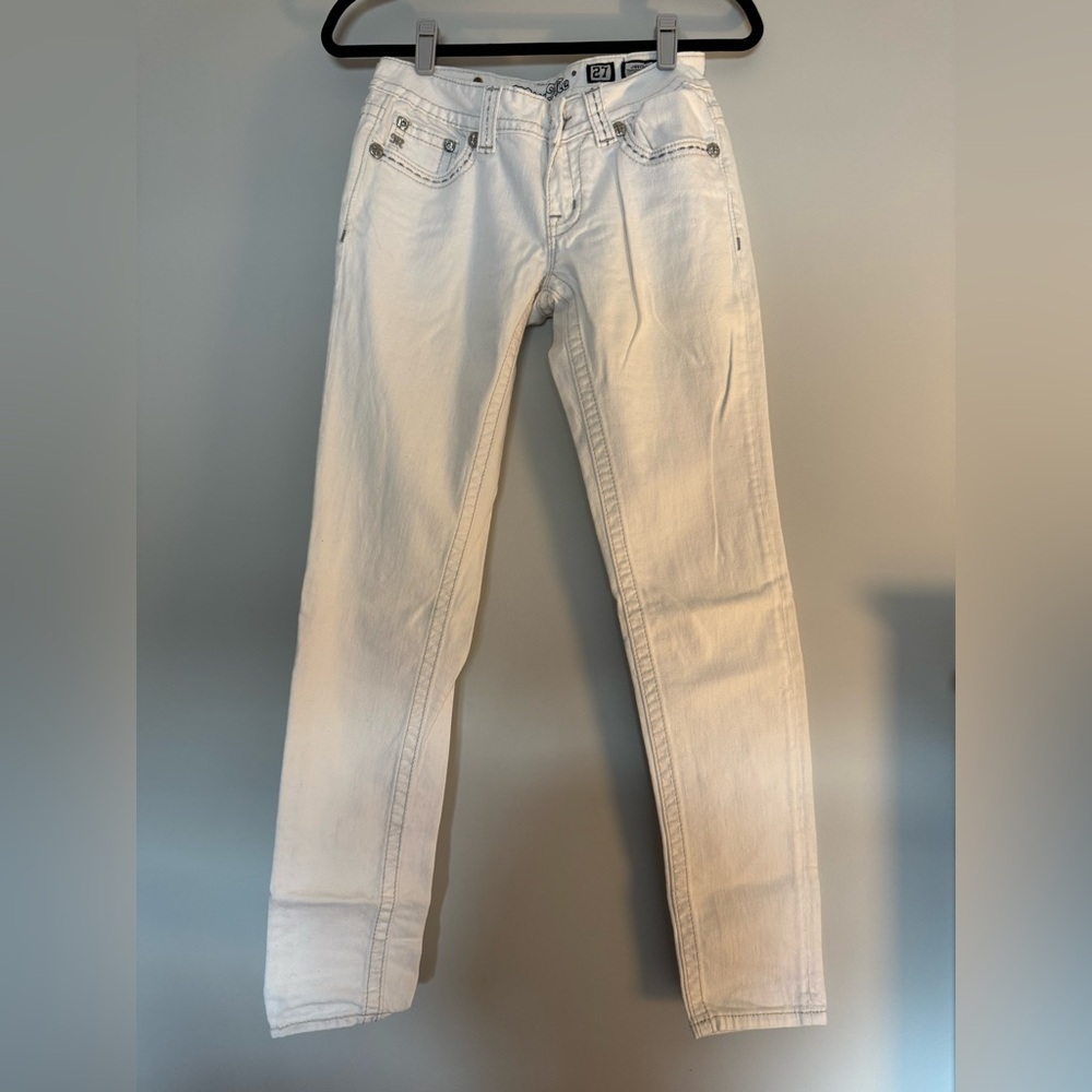 Miss Me Skinny Jeans. White. Size 27